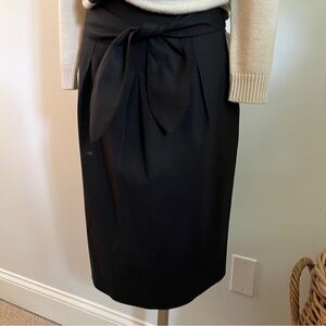 Ellen Tracy black front bow tie pencil skirt